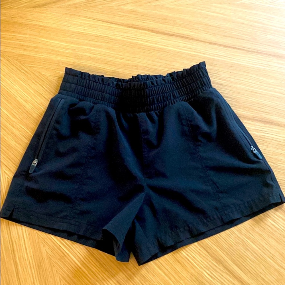 Old navy Black athletic girls shorts size 8